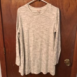 Lila Rose brand gray and white super soft tunic